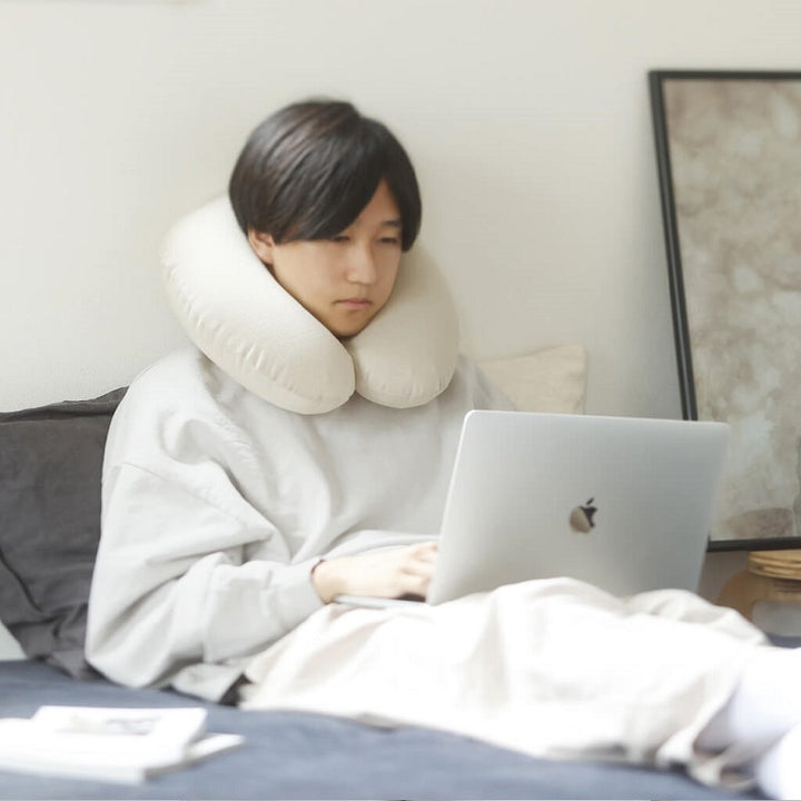 Fuu One-Breath Neck Pillow – Beige