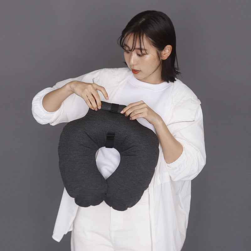 Fuu One-Breath Neck Pillow – Beige