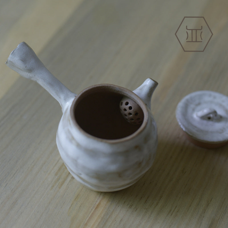 Nippon Toki Handmade Tea Pot Tedzukuri Tipotto White (shiro 7.2*8.5*12.5cm 150ml)