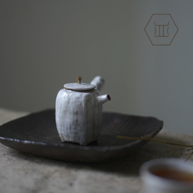 Nippon Toki Handmade Tea Pot Tedzukuri Tipotto White (shiro 8.3*10.2cm 130ml)