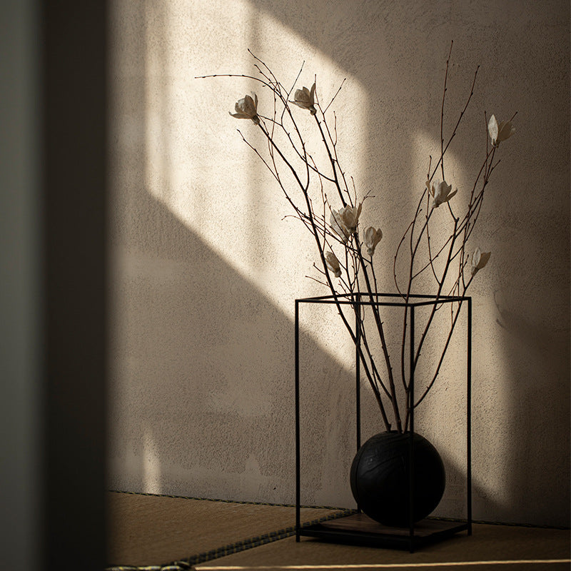 Japanese Creative Art Atmosphere Iron Flower Arrangement with Vintage Solid Wooden Vase