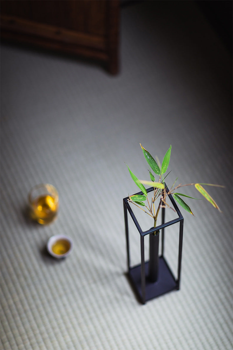Japanese Creative Iron Flower Arrangement with Transparent Glass Tube