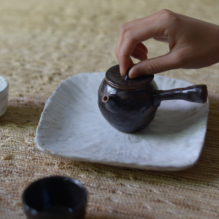 Nippon Toki Handmade Tea Pot Tedzukuri Tipotto Black (kuro 7.2*8.5*12.5cm 150ml)