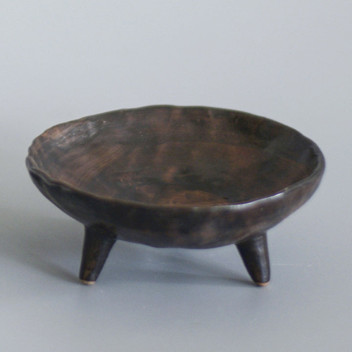 Nippon Toki Handmade Three-legged Plate Tedzukuri Black (kuro 15.5*5.5cm)