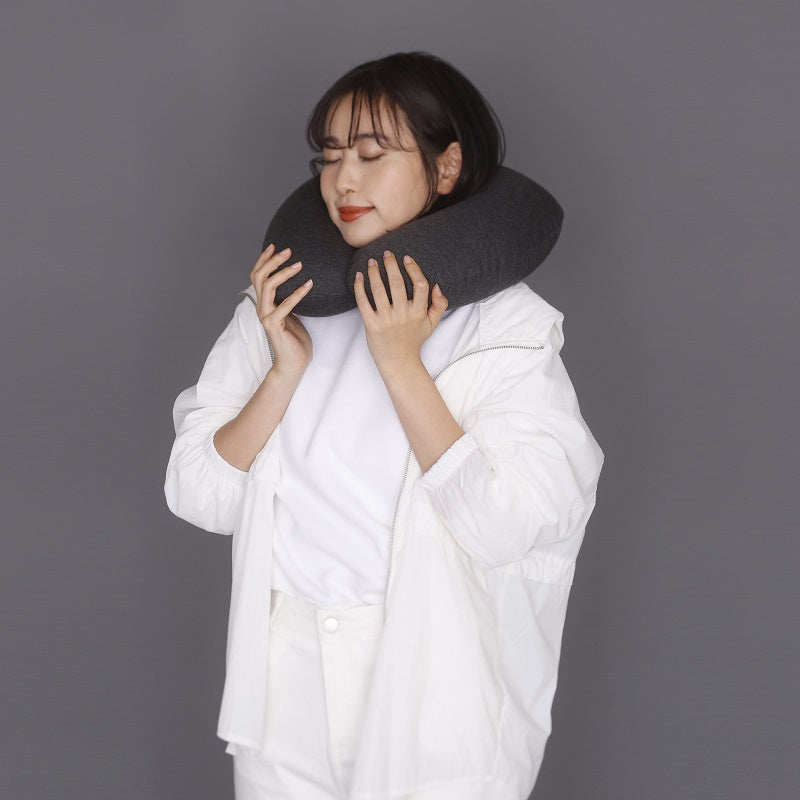 Fuu One-Breath Neck Pillow – Beige