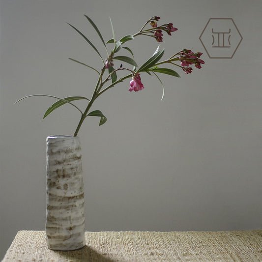 Nippon Toki Handmade Flower Vase Tedzukuri White (shiro 22*8cm)