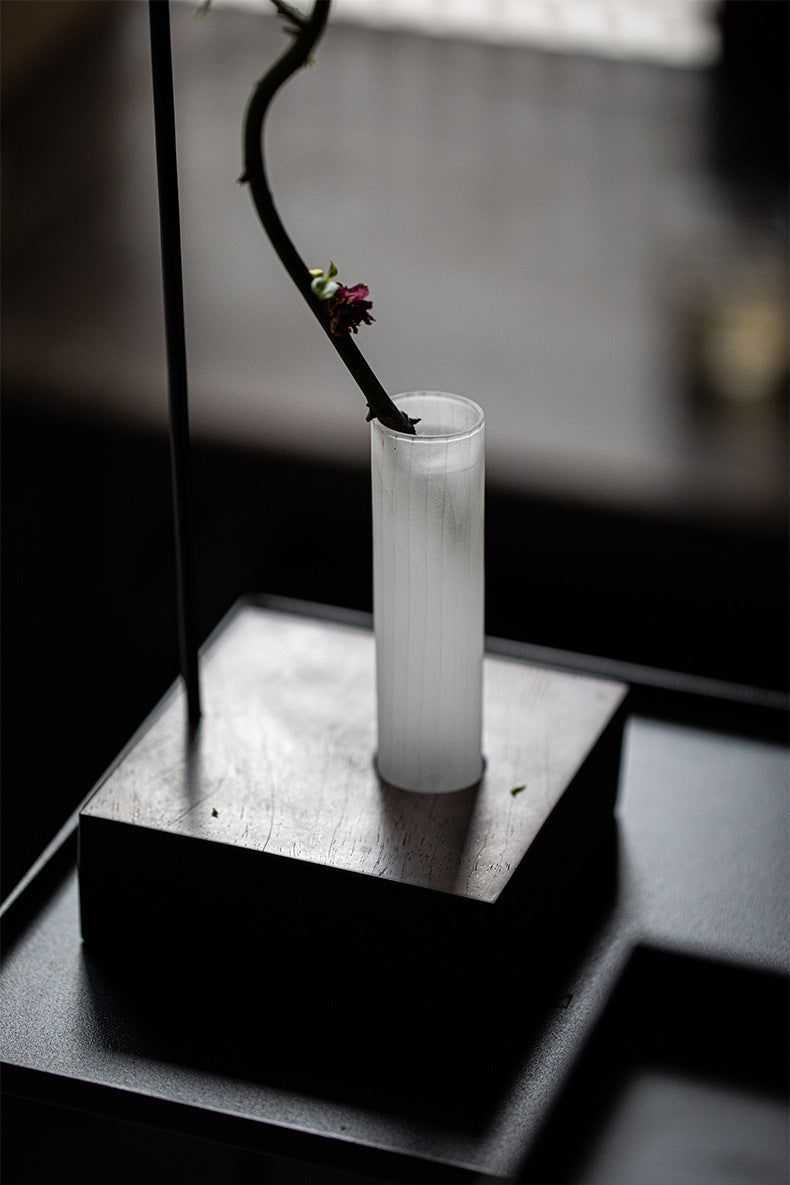 せいかつ Japanese Creative iron Flower Arrangement with Transparent Glass Tube 12*12*50CM